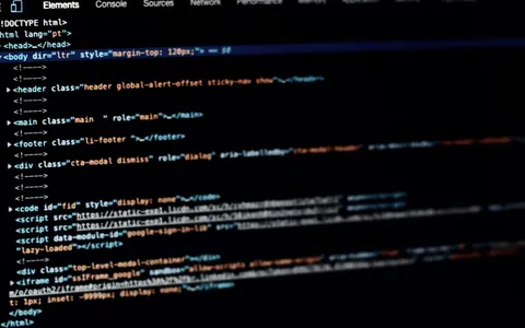 Browser extensions and online tools used for Cyber Monday deal hunting